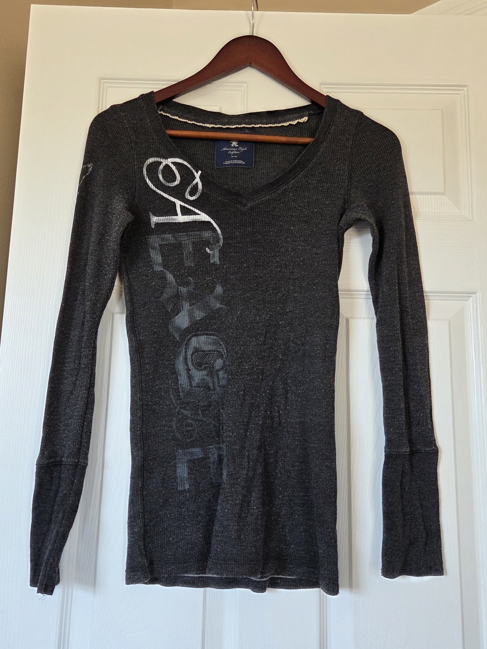 SOLD! American Eagle 2000s long sleeve tee
